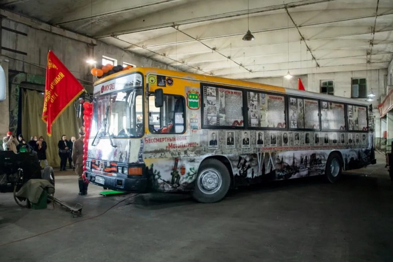 В Благовещенске торжественно открыли передвижной музей Воинской Славы имени Героя Советского Союза Василия Павлова