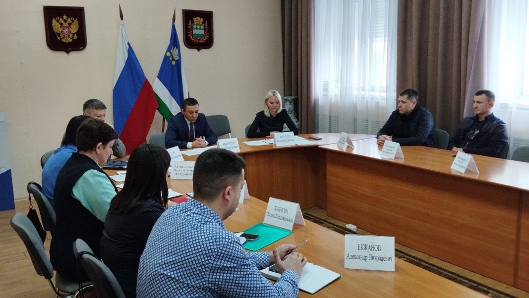 В Благовещенске прошло заседание Совета по межнациональным и межконфессиональным отношениям и делам казачества