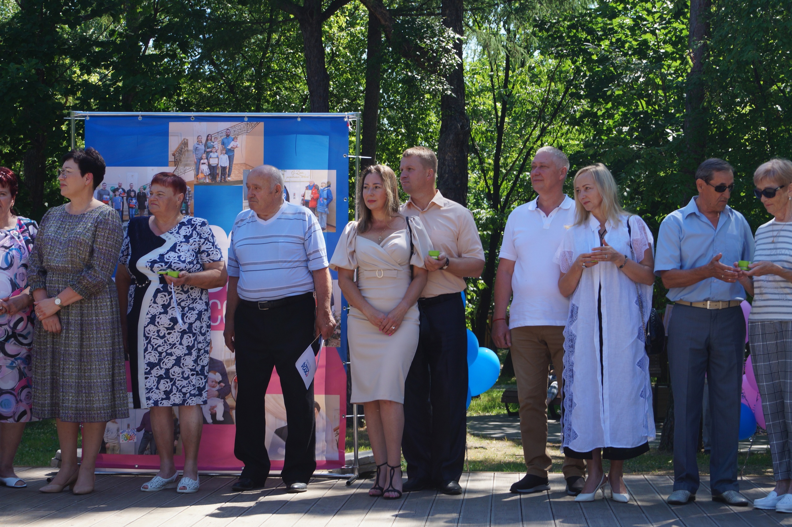 12 пар Благовещенска наградили медалями «За любовь и верность»