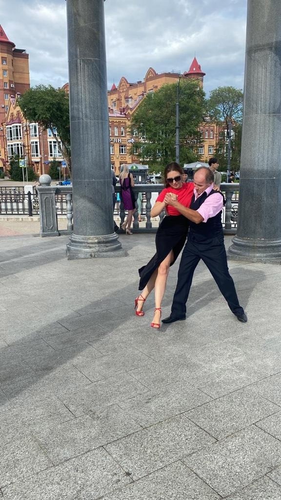 Танго для всех на набережной Амура