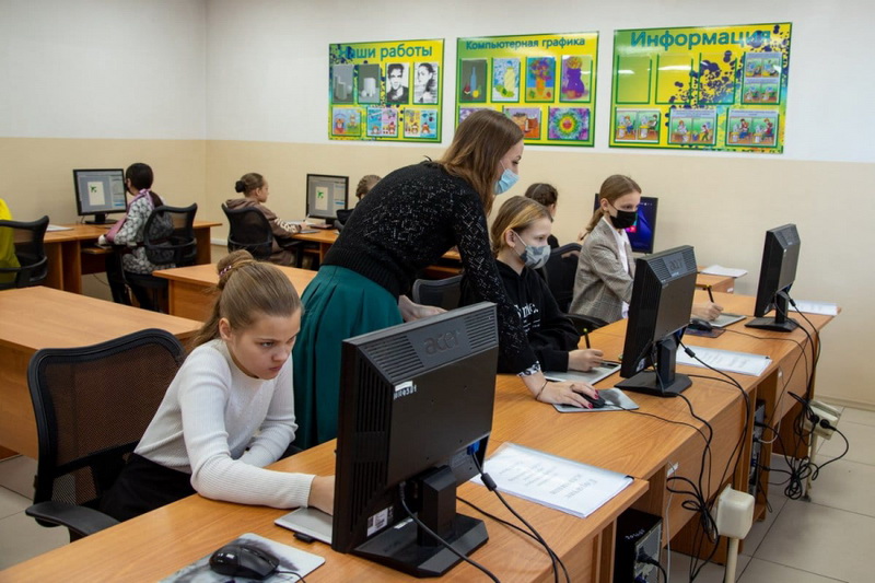 Участники проекта «Цифровая палитра» продолжают осваивать основы графического дизайна