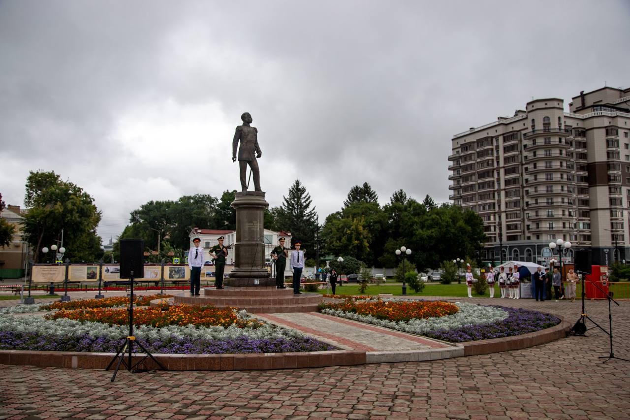 В день рождения графа Муравьёва-Амурского в Благовещенске состоялось торжественное возложение цветов к основателю города