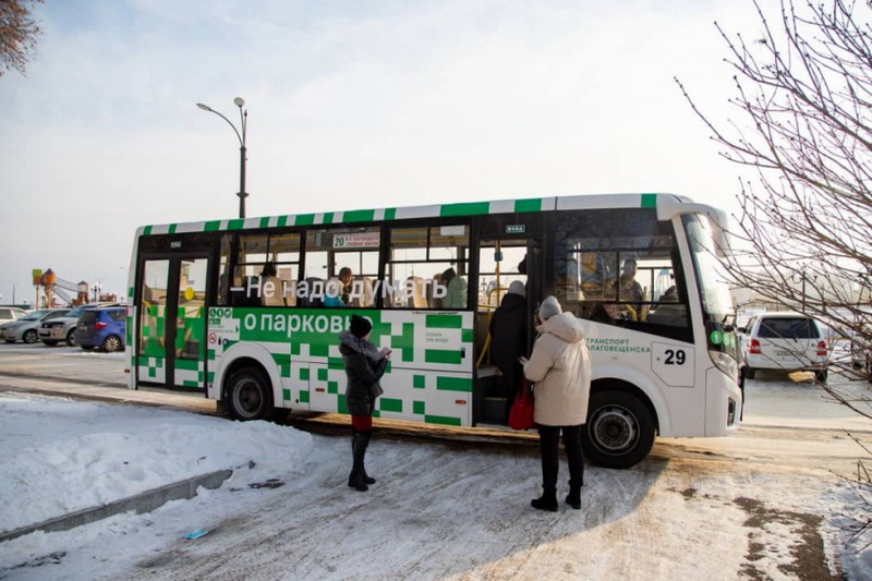 В День матери благовещенским семьям подарили большую экскурсию по музеям Благовещенска