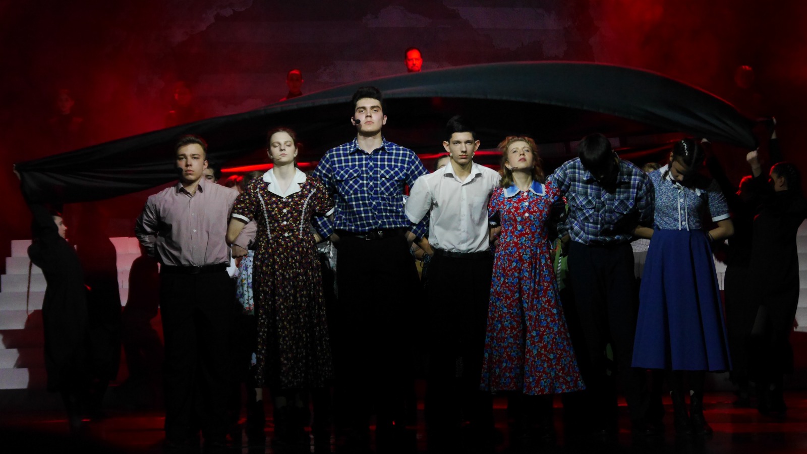 Рок-оратория о героях молодогвардейцах прогремела на сцене ЦЭВД в финальный 13 раз