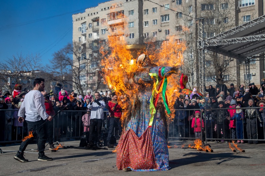 На площади Общественно-культурного центра прогремела "Широкая Масленица"!