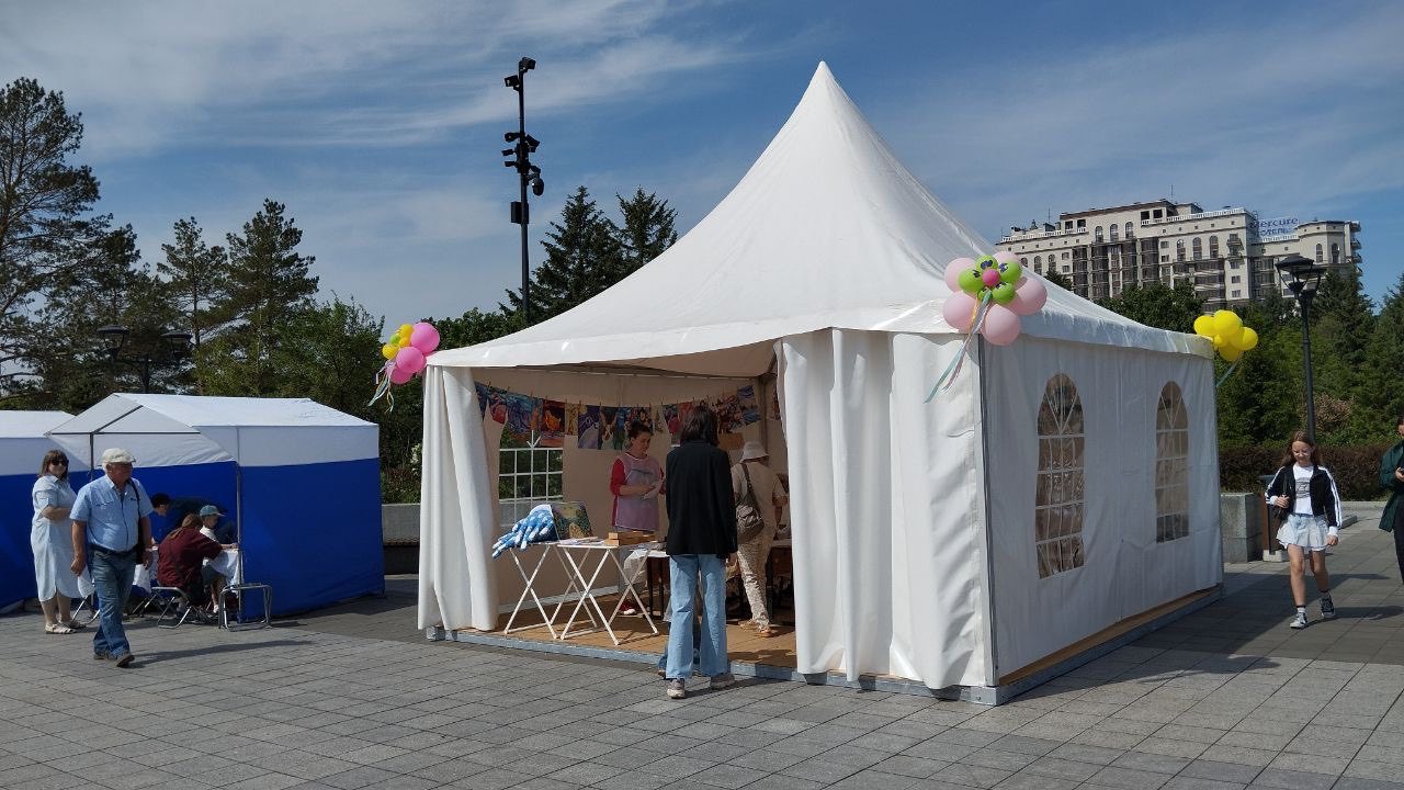 Благовещенцев приглашают посетить интерактивные площадки, которые расположились под покровом белоснежных шатров 