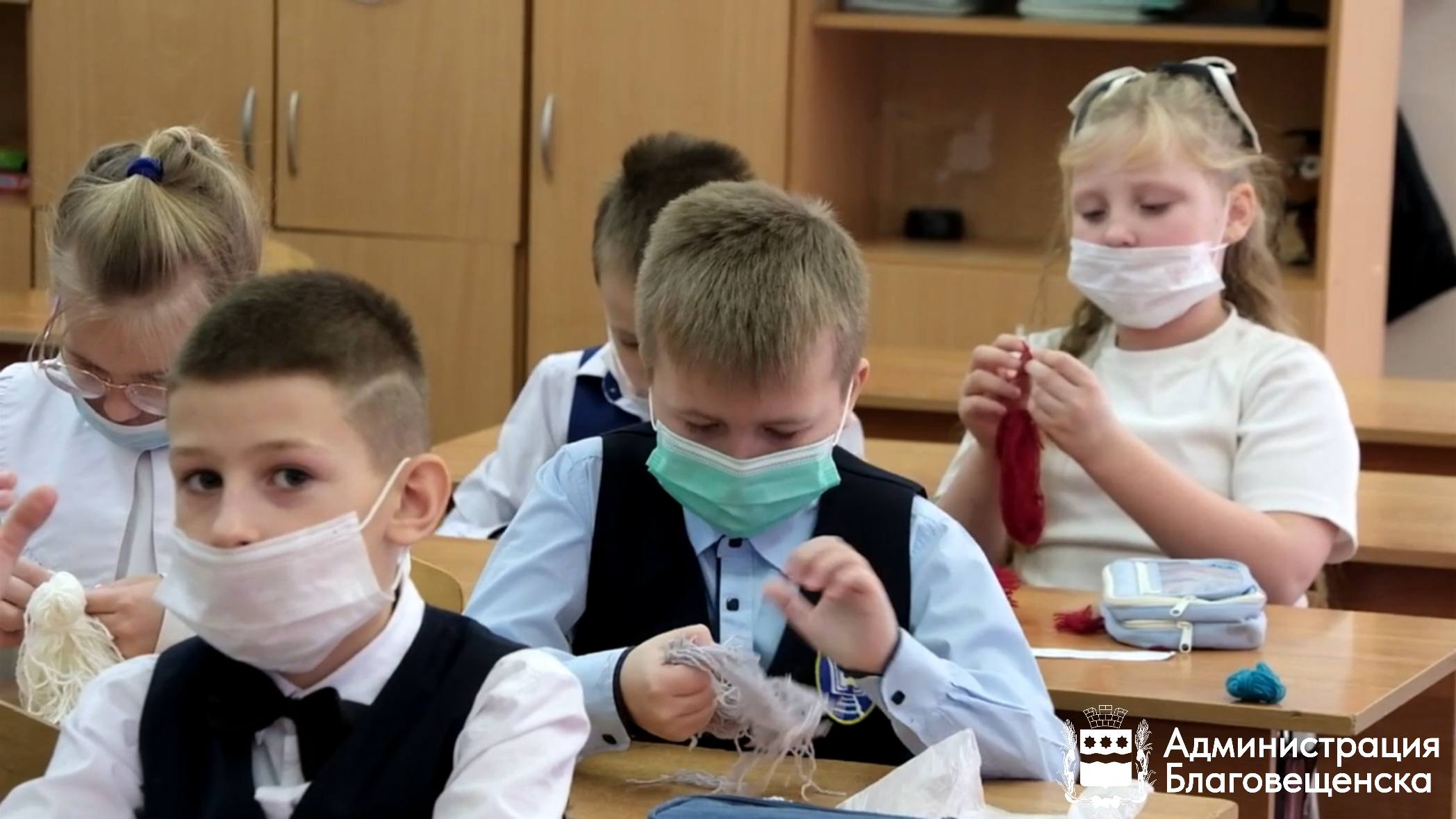 В Благовещенске временно отменяются все массовые детские мероприятия и вводят масочный режим