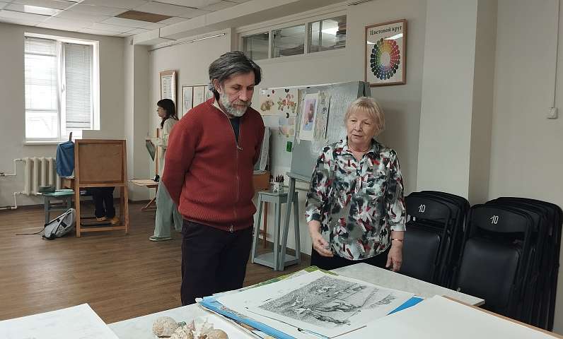 Детскую художественную школу имени П. С. Евстафьева посетил главный архитектор студии военных художников имени М. Б. Грекова Минобороны РФ
