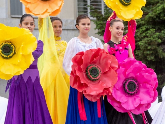 Открытие фестиваля "Город в цвете"