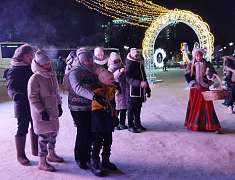 В канун Нового года благовещенцы отправились исследовать просторы галактики (31 декабря)