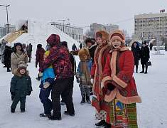 Рождественские забавы на площади Ленина (06.01.25)