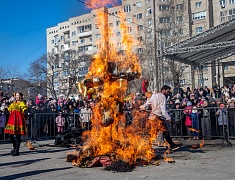"Широкая Масленица" на площади Общественно-культурного центра (02.03.2025)