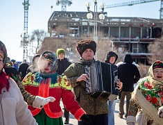 "Широкая Масленица" на площади Общественно-культурного центра (02.03.2025)