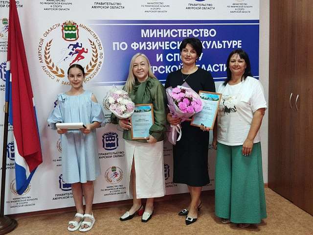 В амурской столице подвели итоги конкурса рисунков «Детство, мир, добро!», посвященного 80-летию Великой Победы и Году защитника Отечества