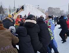 Рождественские забавы на площади Ленина (06.01.25)