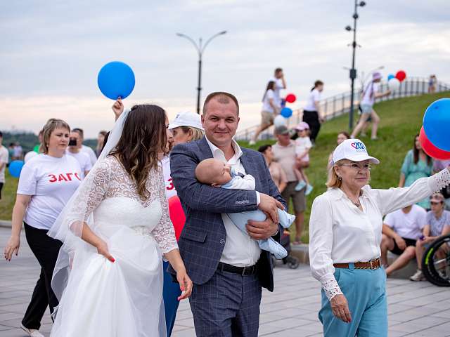 Более 650 жителей Благовещенска присоединились к всероссийской акции «Парад семьи»
