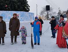 Рождественские забавы на площади Ленина (06.01.25)