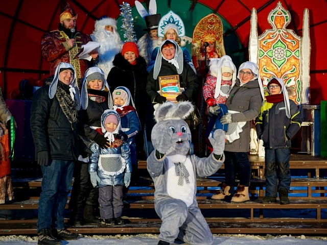 Накануне Нового года на площади Ленина объявили победителей городских конкурсов