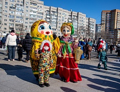 "Широкая Масленица" на площади Общественно-культурного центра (02.03.2025)