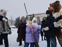 Рождественские забавы на площади Ленина (06.01.25)