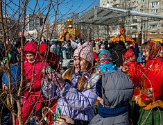 "Широкая Масленица" на площади Общественно-культурного центра (02.03.2025)