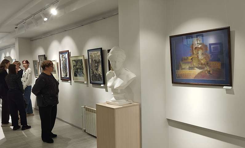 В художественной школе им. П.С. Евстафьева состоялось торжественное открытие экспозиции «Чёрно‑белые истории»