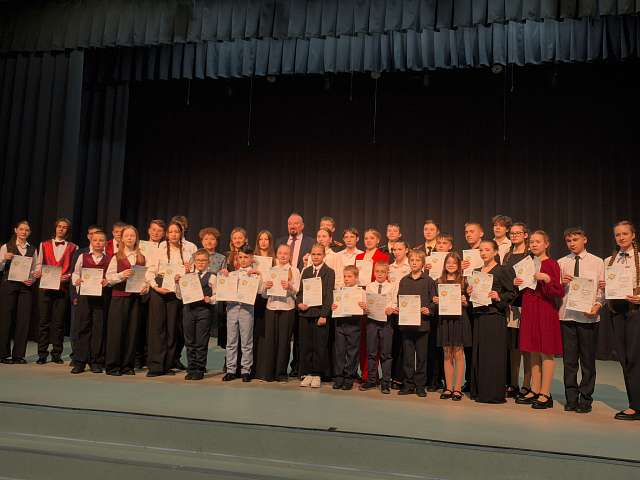 Учащихся учреждений культуры Благовещенска собрали россыпь наград на Международном конкурсе юных музыкантов‑исполнителей