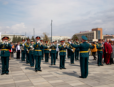 Поднятие копии Знамени Победы (01.05.2025)