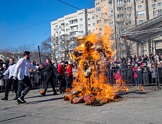 "Широкая Масленица" на площади Общественно-культурного центра (02.03.2025)