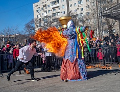 "Широкая Масленица" на площади Общественно-культурного центра (02.03.2025)