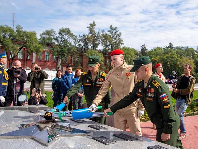 В 81‑ю годовщину Победы над милитаристской Японией и окончания Второй мировой войны на площади Победы торжественно зажгли Вечный огонь