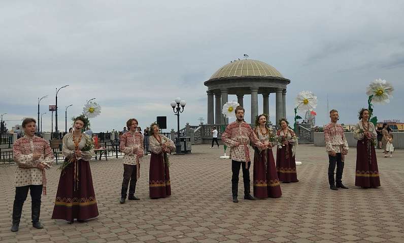 День семьи, любви и верности отметили праздничным концертом