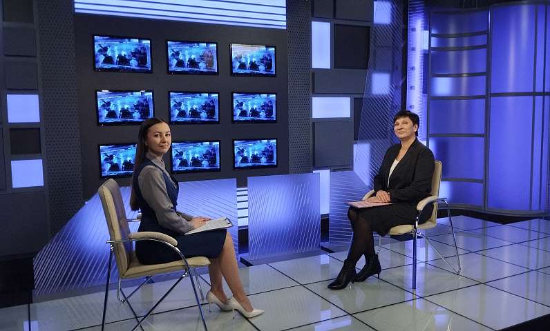 Подготовка к Китайскому Новому году: интервью с начальником управления культуры Валентиной Мищенко в студии ГТРК Амур