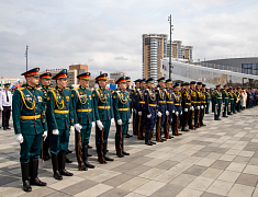 Поднятие копии Знамени Победы (01.05.2025)
