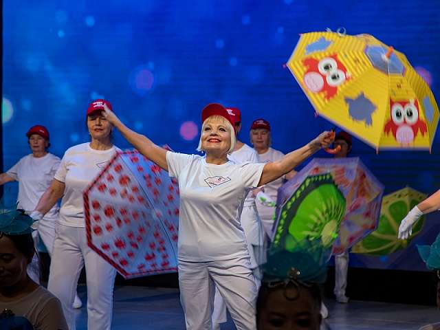 Благовещенцев приглашают отметить День матери вместе с клубом «Танцы для здоровья»